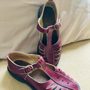 Women's Burgundy Leather Sandals